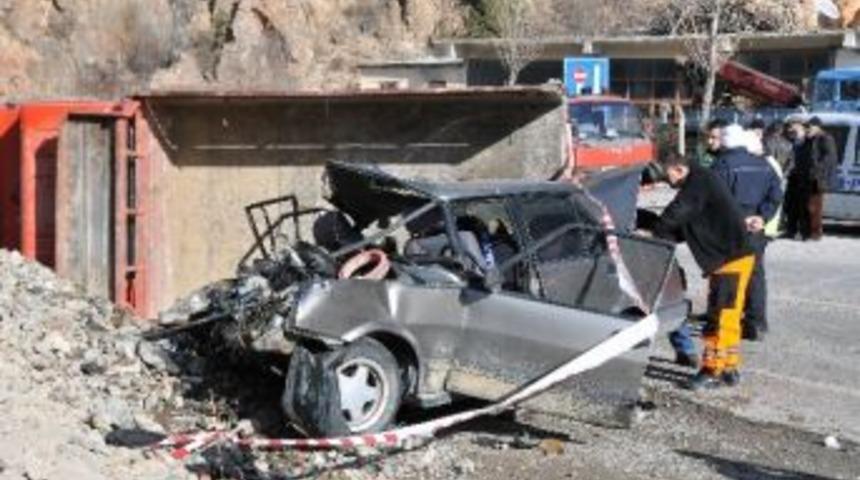 G&uuml;m&uuml;şhane'deki Trafik Kazası