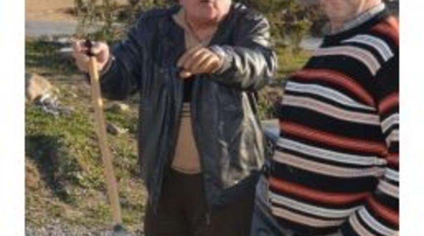 Tek Kolu Protez Olan S&uuml;r&uuml;c&uuml;n&uuml;n Otomobiliyle Motosiklet &Ccedil;arpıştı: 1 Yaralı