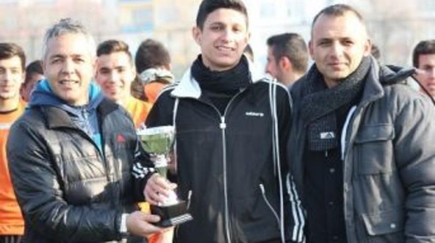 Liseler Arası Gen&ccedil; Erkekler Futbol Şampiyonasında Arif Molu Tek. Ve Eml. Şampiyon Oldu