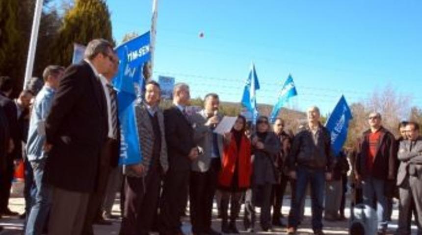 123 Tl Zamma Protesto