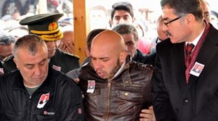 G&ouml;nenli Şehit Er G&ouml;zyaşları İ&ccedil;inde Toprağa Verildi