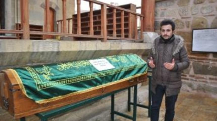 Alman Polisinin &Ouml;ld&uuml;rd&uuml;ğ&uuml; T&uuml;rk Genci Amasya'da Toprağa Verildi