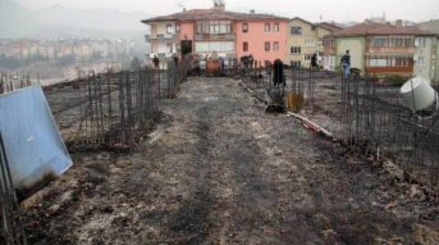 Yanan Okulun &Ccedil;atısında Onarım &Ccedil;alışmaları Başladı