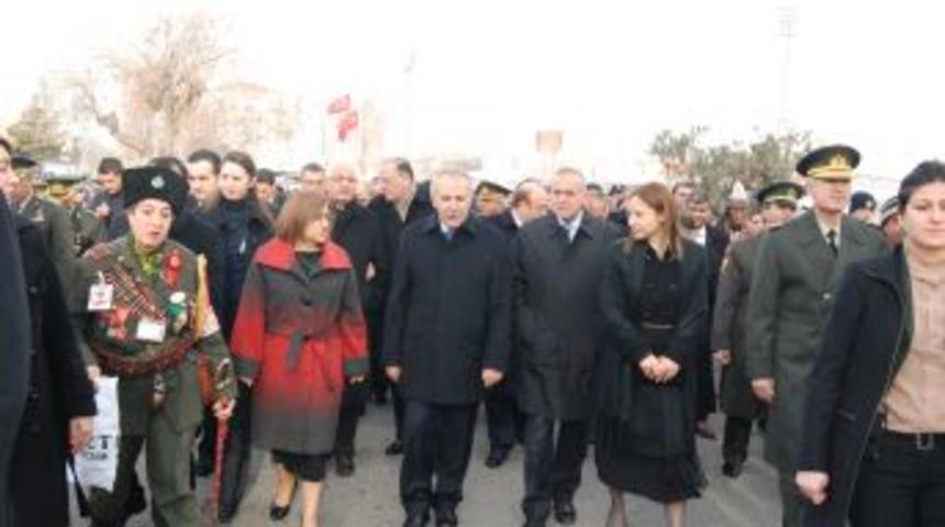 Gaziantep, Kurtuluşunun 92&rsquo;nci Yıld&ouml;n&uuml;m&uuml;n&uuml; Kutladı