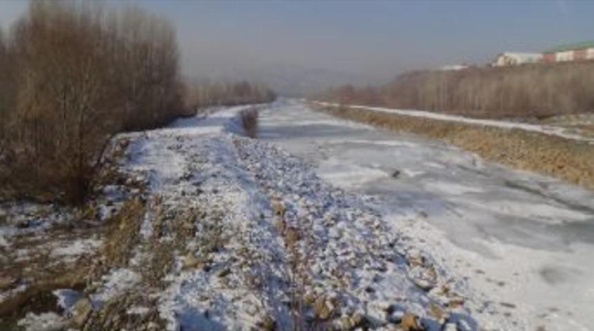 &Ccedil;apak&ccedil;ur Deresi Dondu