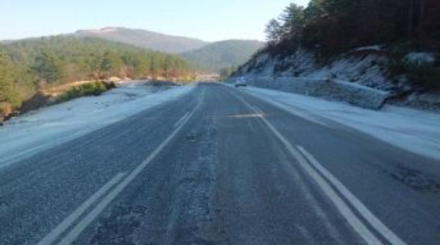 &Ccedil;anakkale'de S&uuml;r&uuml;c&uuml;lere "gizli Buzlanma" İkazı