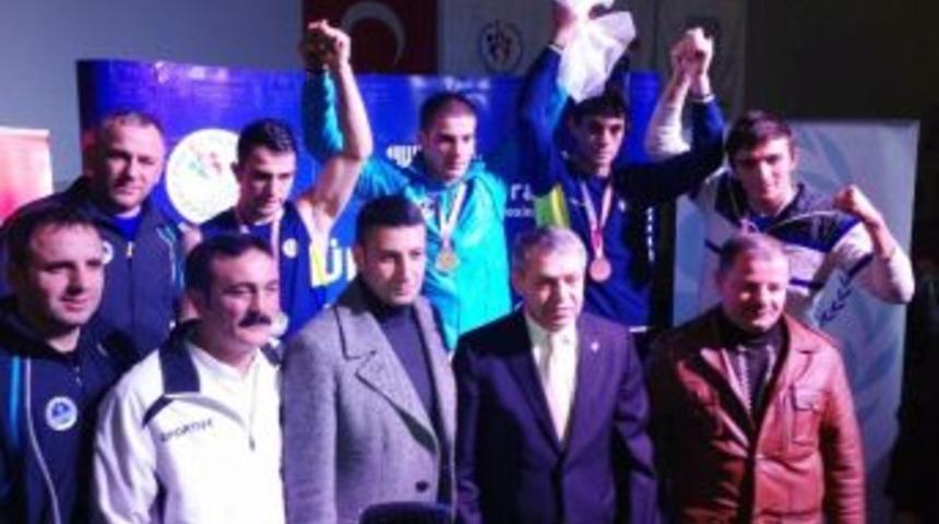 Boks'un Şampiyonları Trabzon'a D&ouml;n&uuml;yor
