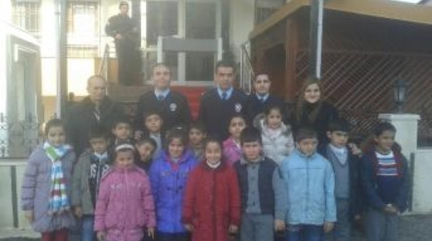 &Ouml;ğrenciler, Polis Merkezini Ziyaret Etti