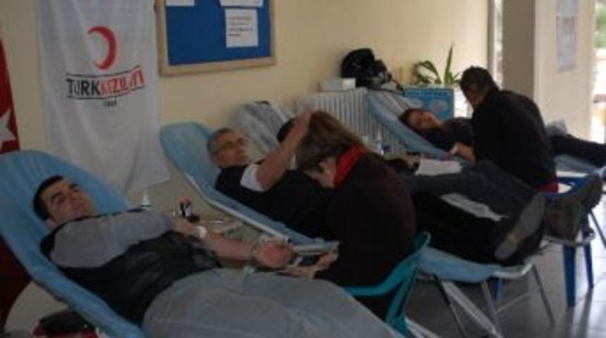 Dedaş Personelinden Kızılay&rsquo;a Kan Desteği