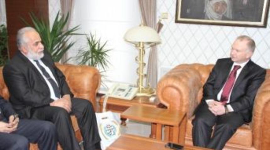 İhh Y&ouml;neticileri Vali Ceylan&rsquo;a &lsquo;her Sınıfta Bir Yetim&rsquo; Projesini Tanıttı