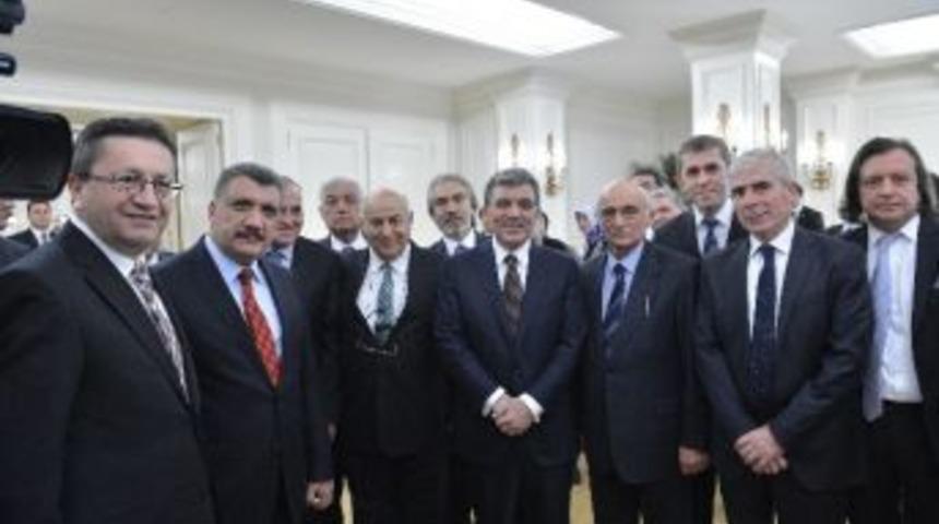 Başkan Yenihan, &Ccedil;ankaya K&ouml;şk&uuml;'nde &Ouml;d&uuml;l T&ouml;renine Katıldı