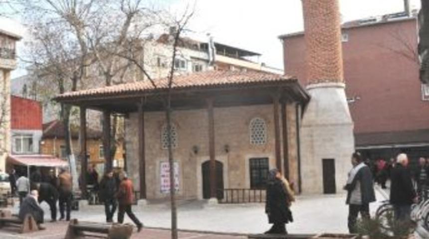 R&uuml;stempaşa Camii İbadete A&ccedil;ıldı