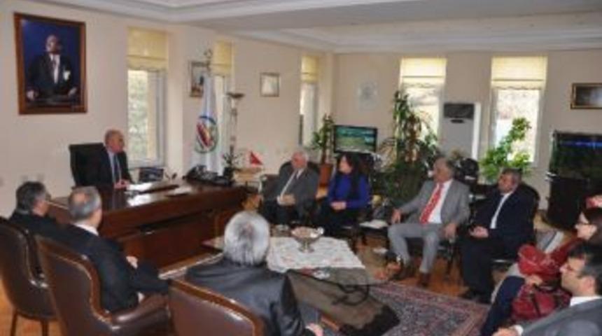 Başkan Yenihan, G&ouml;n&uuml;ll&uuml; Tema Vakfı &Uuml;yesi Oldu