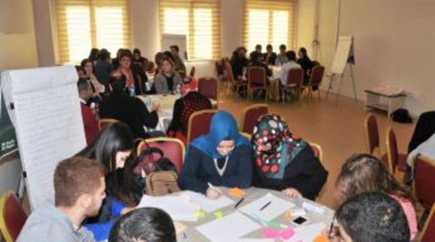 Eczacılık Fakültesi Öğrencilerinden Beyin Fırtınası