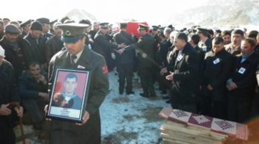 Oltulu Şehit Dualarla Ebediyete Uğurlandı