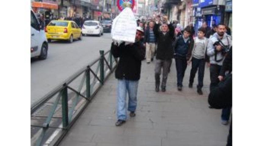 Zonguldak'ta Işsizliğe Karşı Tabutlu Eylem