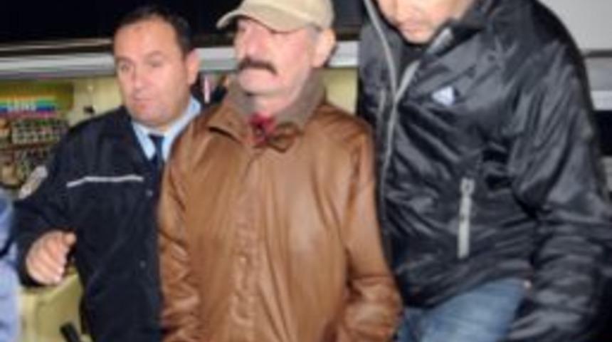 Emekli Başkomiser Oğlunu Bacağından Vurdu