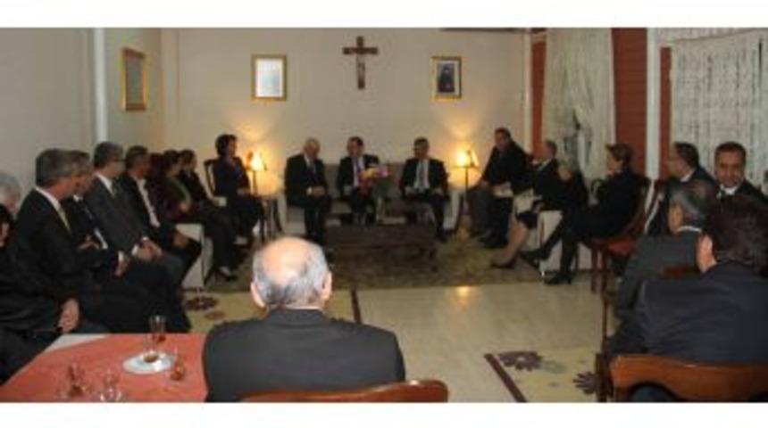 Adalet Bakanı Ergin, Hristiyan Vatandaşların Noel'ini Kutladı