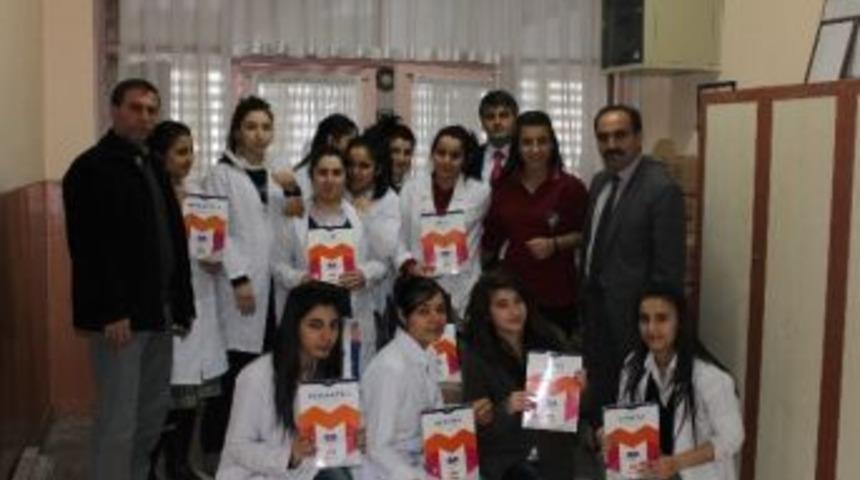 Rıfkı Salim Bur&ccedil;ak Anadolu Kız Meslek Lisesi Ve Okul Aile Birliği&rsquo;nden Kitap Kampanyası