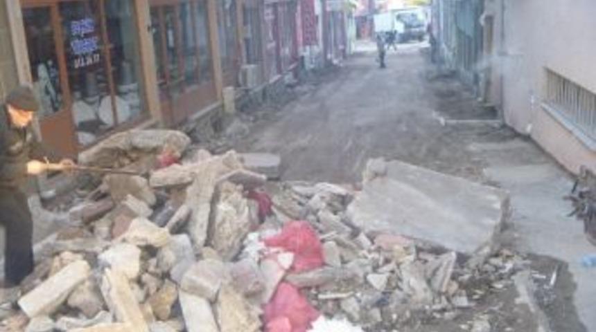 Bilecik'de Kaldırım Ve Sıcak Asfalt &Ccedil;alışmaları