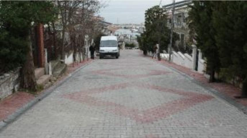 Beylikd&uuml;z&uuml;&rsquo;nde Yollar Parke Taşlarıyla S&uuml;sleniyor