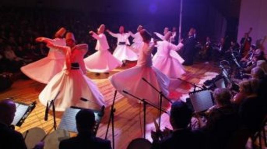 Konak'ta Vuslat'ın 740&rsquo;ıncı Yılı Coşkusu