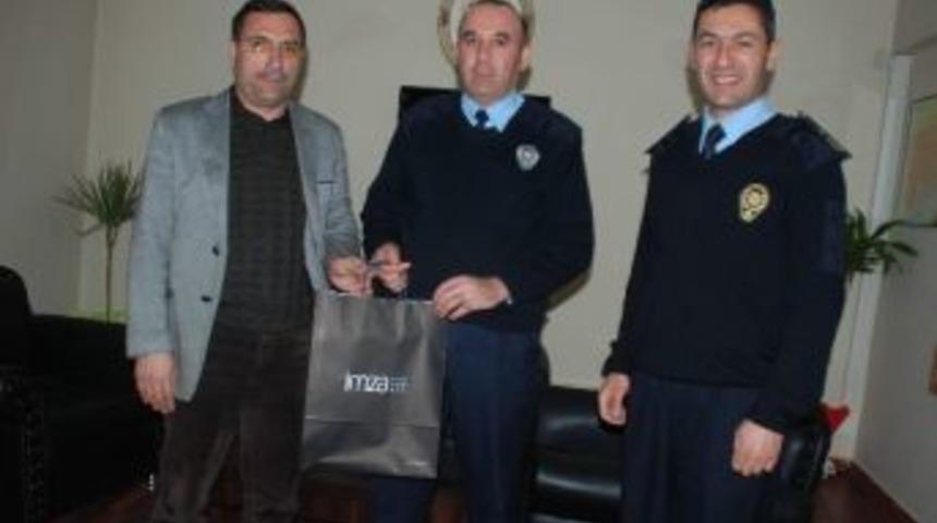 Başarılı Polisi Esnaf Unutmadı