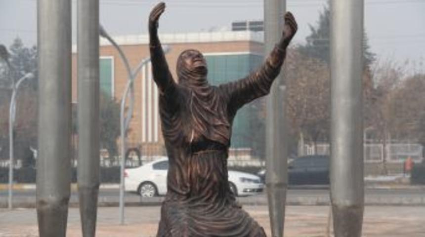 Diyarbakır&rsquo;da Roboski Anıtı Dikildi