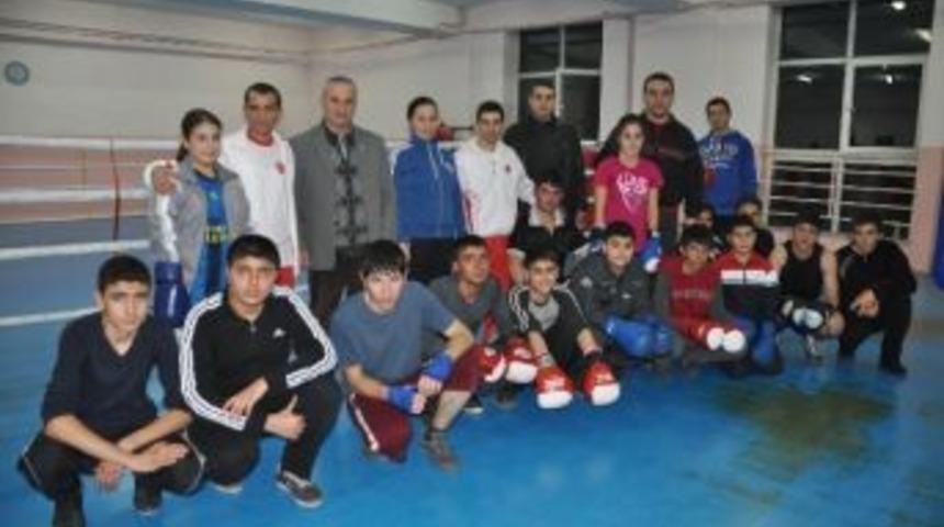 Geleceğin Boks&ouml;rleri Ciddi Bir Eğitimden Ge&ccedil;iyor