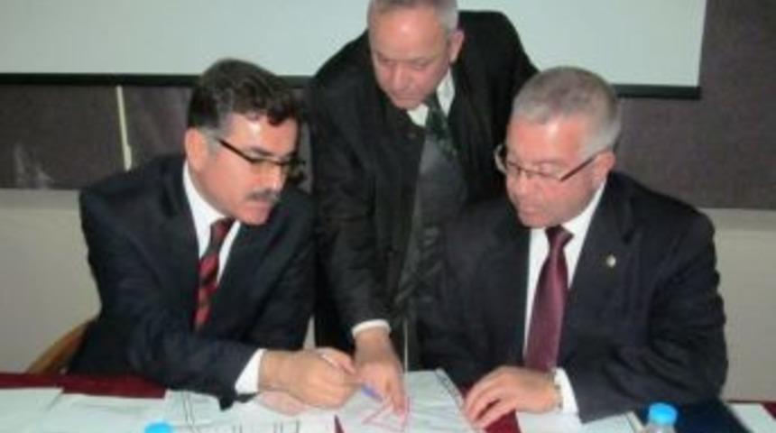 Zeytin &Uuml;reticisi Vali&rsquo;den İla&ccedil;lamanın Yeniden Başlamasını İstedi