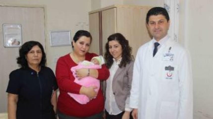 Antalya'da 1 Haftalık Bebek Cami Tuvaletine Terk Edildi