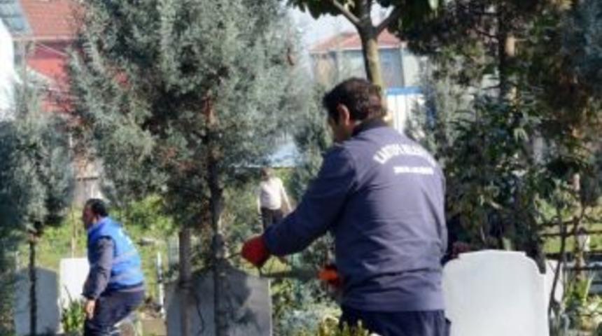Kartepe'de Kabristanlık &Ccedil;alışmaları S&uuml;r&uuml;yor