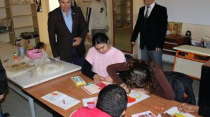 Başkan Kocadon Yahşi Engelliler Okulu&rsquo;nun Davetini Kırmadı