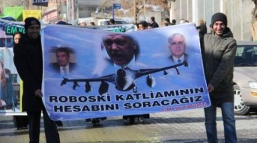 Roboski İ&ccedil;in Tabutlu Protesto