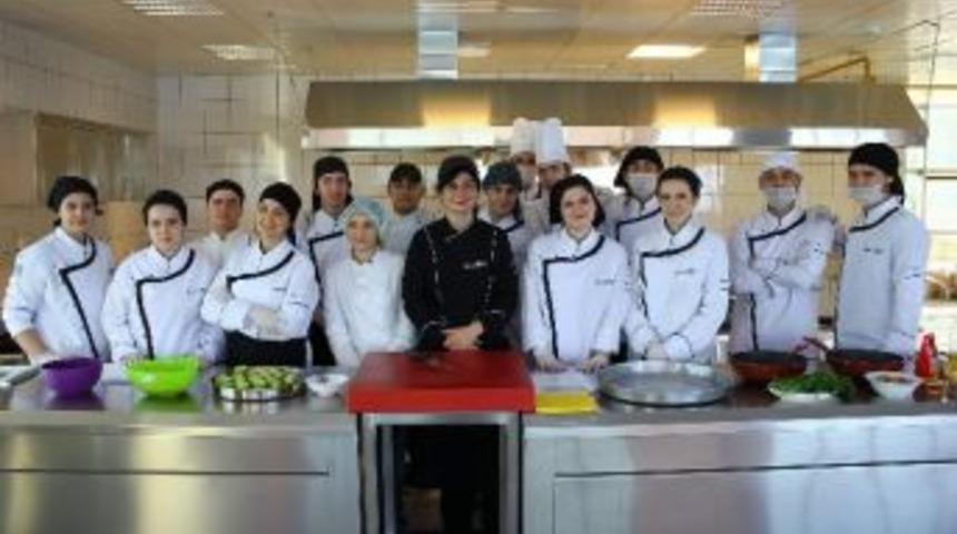 Doğu Karadeniz&rsquo;in İlk Okullu Gurmeleri Yetişiyor