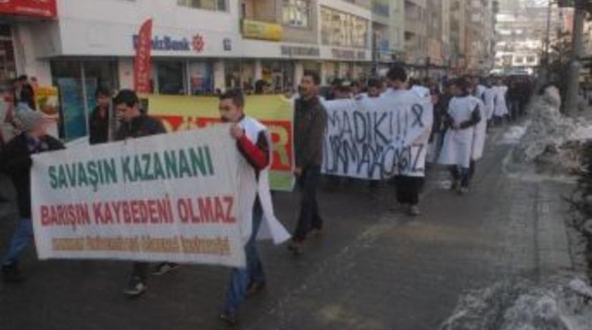 C&ouml;der&rsquo;den Kefenli Roboski Anması