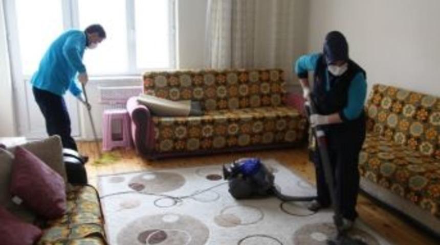 Sel&ccedil;uklu'da Evde Yaşlı Bakım Merkezi 7/24 Hizmette