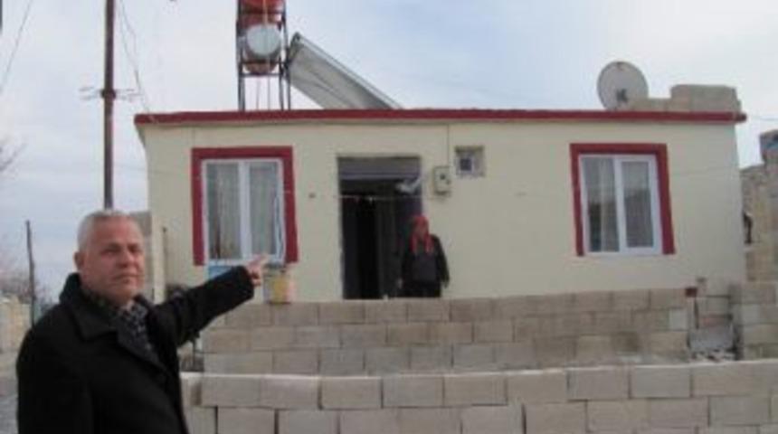 Araban Kaymakamlığı Evsizlere Kucak A&ccedil;tı