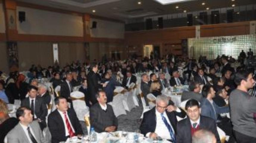 Bakan Eroğlu, Afyonlulardan &Ouml;n&uuml;m&uuml;zdeki 10 Yılın Projelerini Istedi