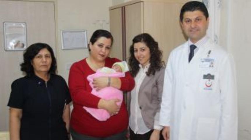 Terk Edilen 5 G&uuml;nl&uuml;k Bebeğe Serik Devlet Hastanesi Sahip &Ccedil;ıktı