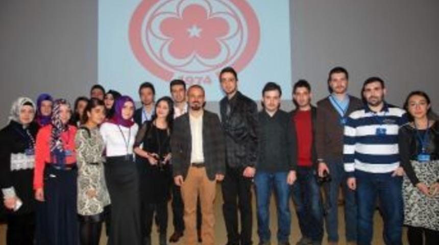 Dr. &Ouml;zg&uuml;r Akın Cumhuriyet &Uuml;niversitesi&rsquo;nde S&ouml;yleşiye Katıldı