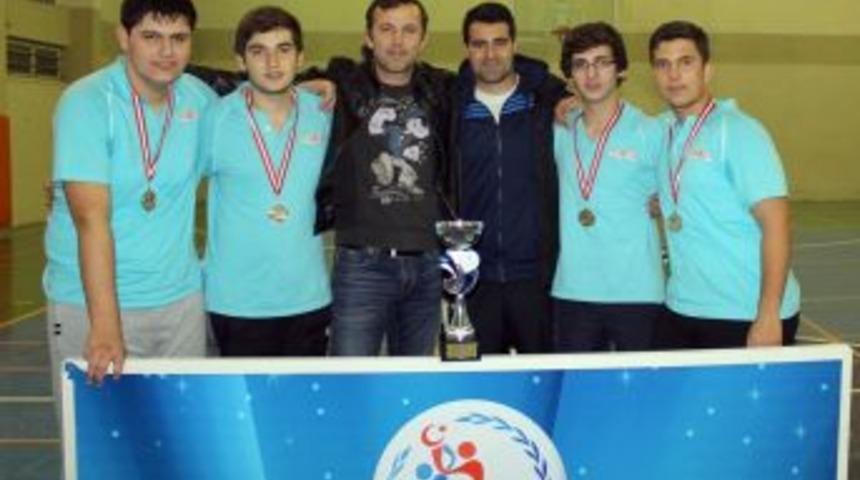 &Ouml;zel Şehzade Mehmet Masa Tenisinde Manisa Birincisi Oldu