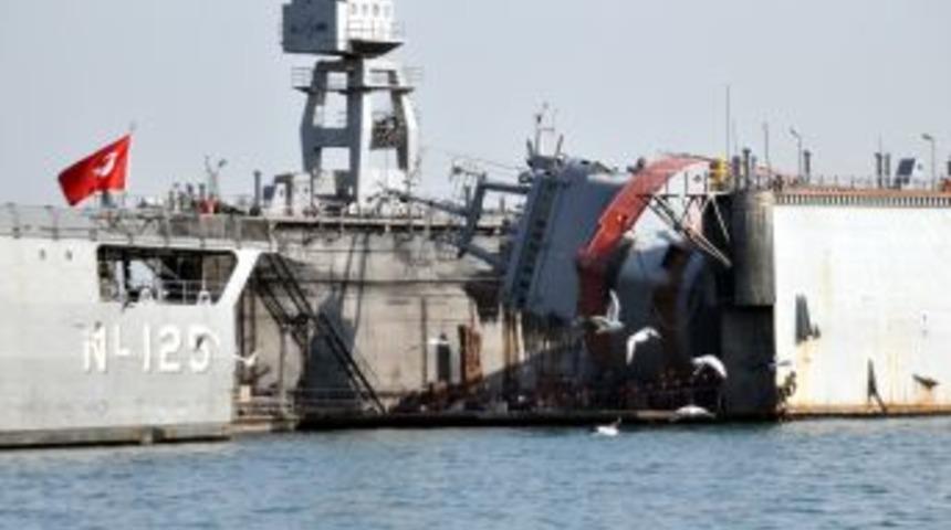 10 Kişinin Şehit Olduğu R&ouml;mork&ouml;r, Kaldırılmayı Bekliyor