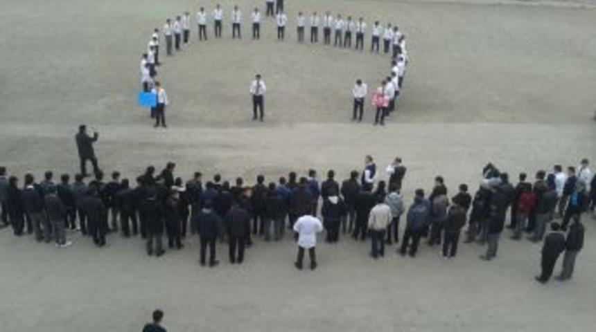 Sarıkamış Şehitleri I&ccedil;in Eksi 5 Derece De Ceketsiz Beklediler