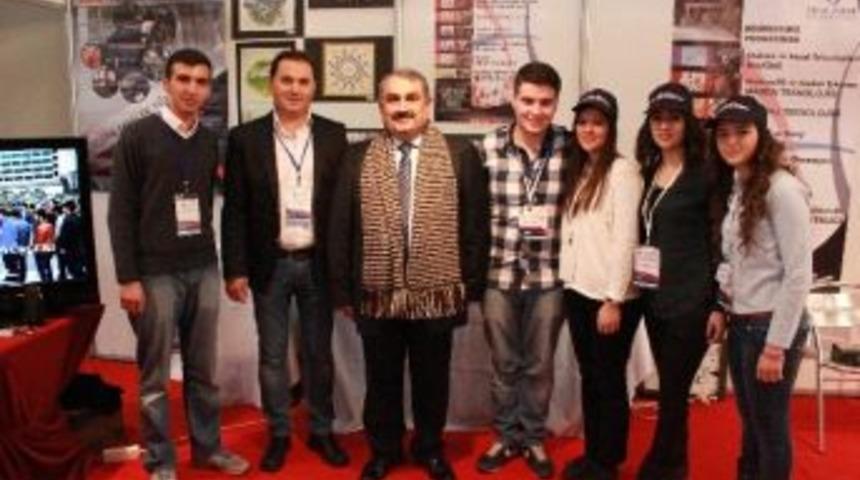 Celal Bayar &Uuml;niversitesi Soma Meslek Y&uuml;ksek Okulu İstihdam Zirvesi'nde B&uuml;y&uuml;k İlgi G&ouml;rd&uuml;