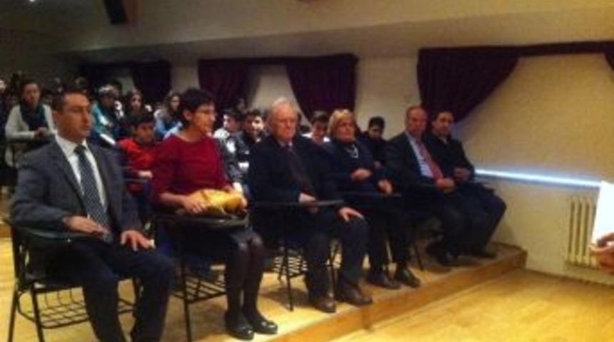 Matematik Profes&ouml;rleri Vakıf Kolejinde