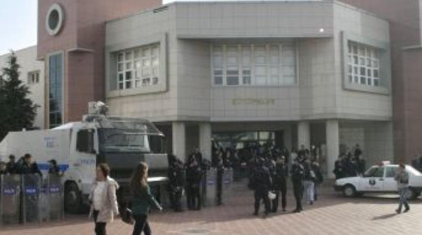 Adnan Menderes &Uuml;niversitesi'nde &Ouml;ğrencilerin Kavgası &Ouml;nlendi