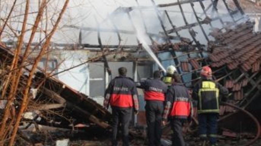 Yaşlı Adamın Alevlerle Savaşı