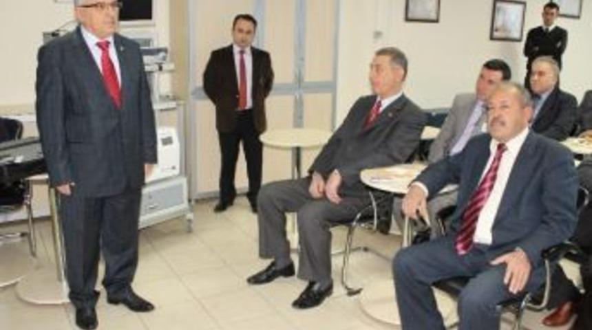 Esnaflardan Devlet Hastanesine B&ouml;brek Taşı Kırma Makinesi