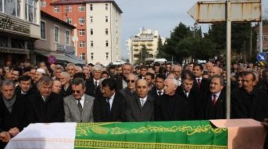 Beşikd&uuml;z&uuml; Belediye Başkanı Ramis Uzun&rsquo;un Babası Son Yolculuğuna Uğurlandı